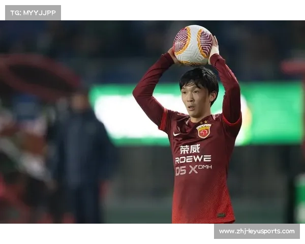 国足补招海港边后卫王振澳 仍无其他前锋补招计划解析 国足补招海港边后卫王振澳 仍无其他前锋补招计划解析