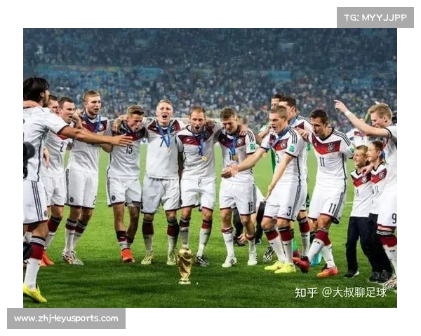 德国足球辉煌历史回顾最佳阵容解析与精彩瞬间全场回放 德国足球辉煌历史回顾最佳阵容解析与精彩瞬间全场回放